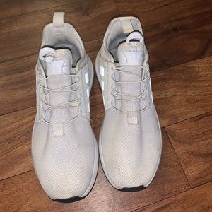 White ardidas tennis shoes